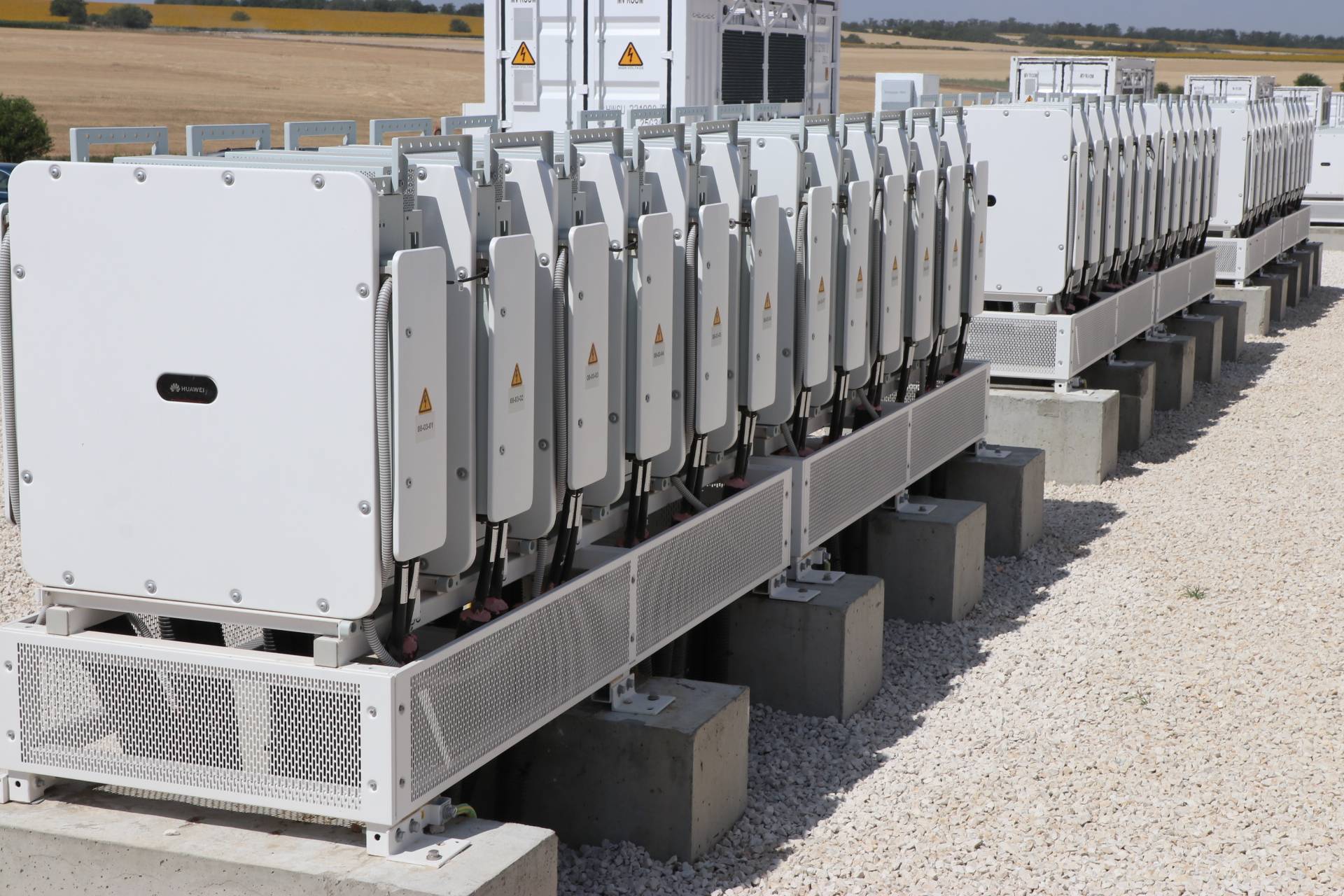  Соларен парк в село Селановци 